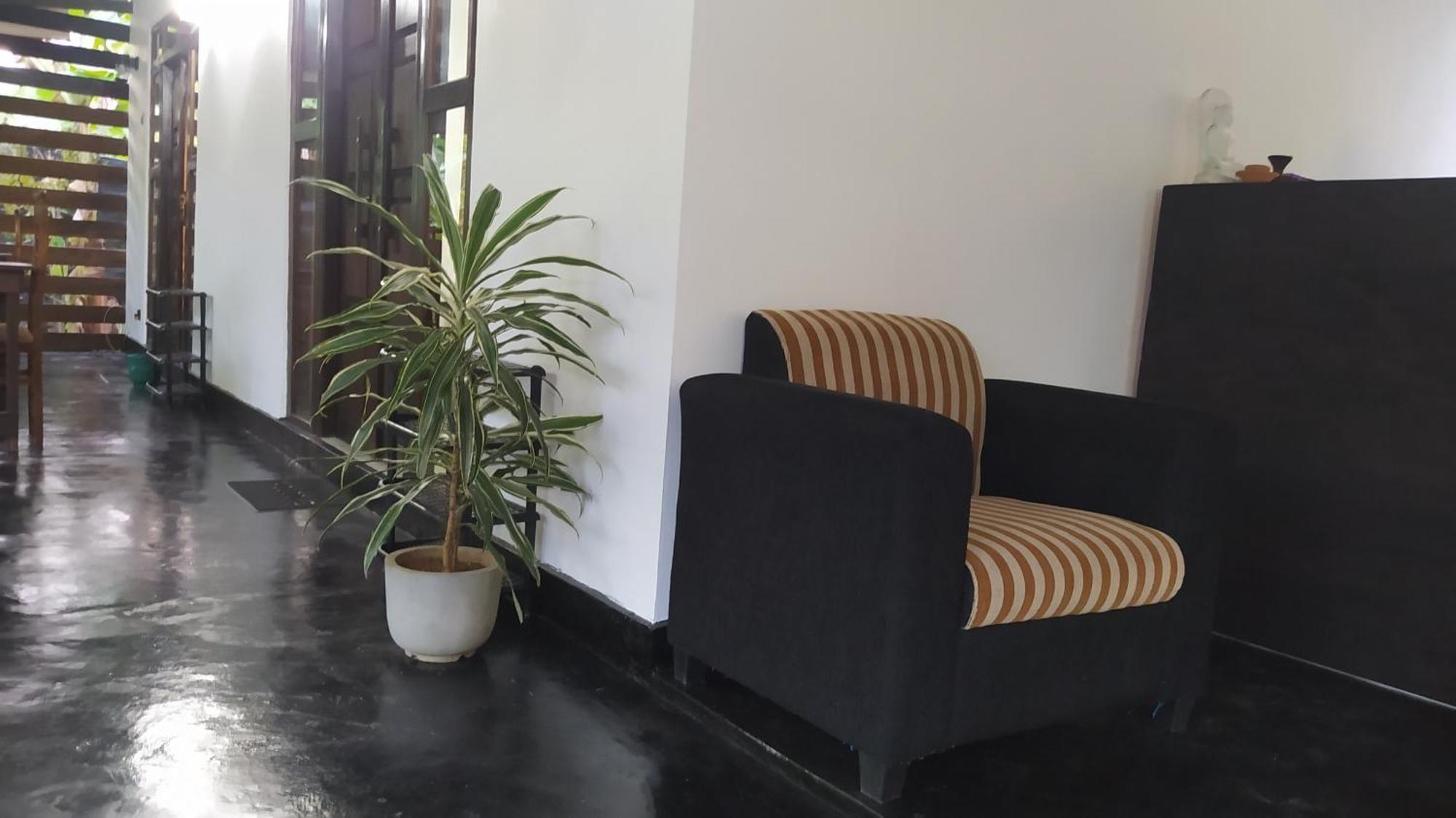 Yashi'S Place Сигирия Екстериор снимка